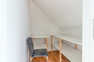 bedroom1-storage.jpg