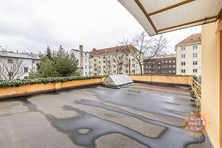 zom-7087-hdr.jpg