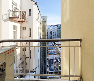 42-balconyb.jpg