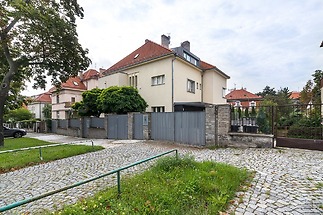 house-street.jpg