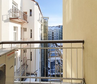 42 balconyB.jpg