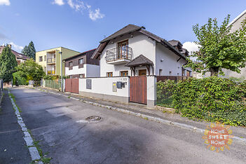 zom-8677-hdr.jpg